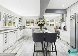 Kitchen/Breakfast Room- click for photo gallery